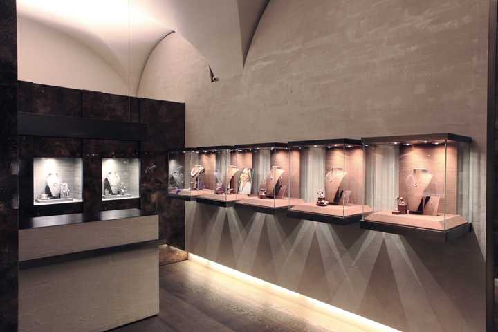 意大利Rosa Jewellery橱窗展示